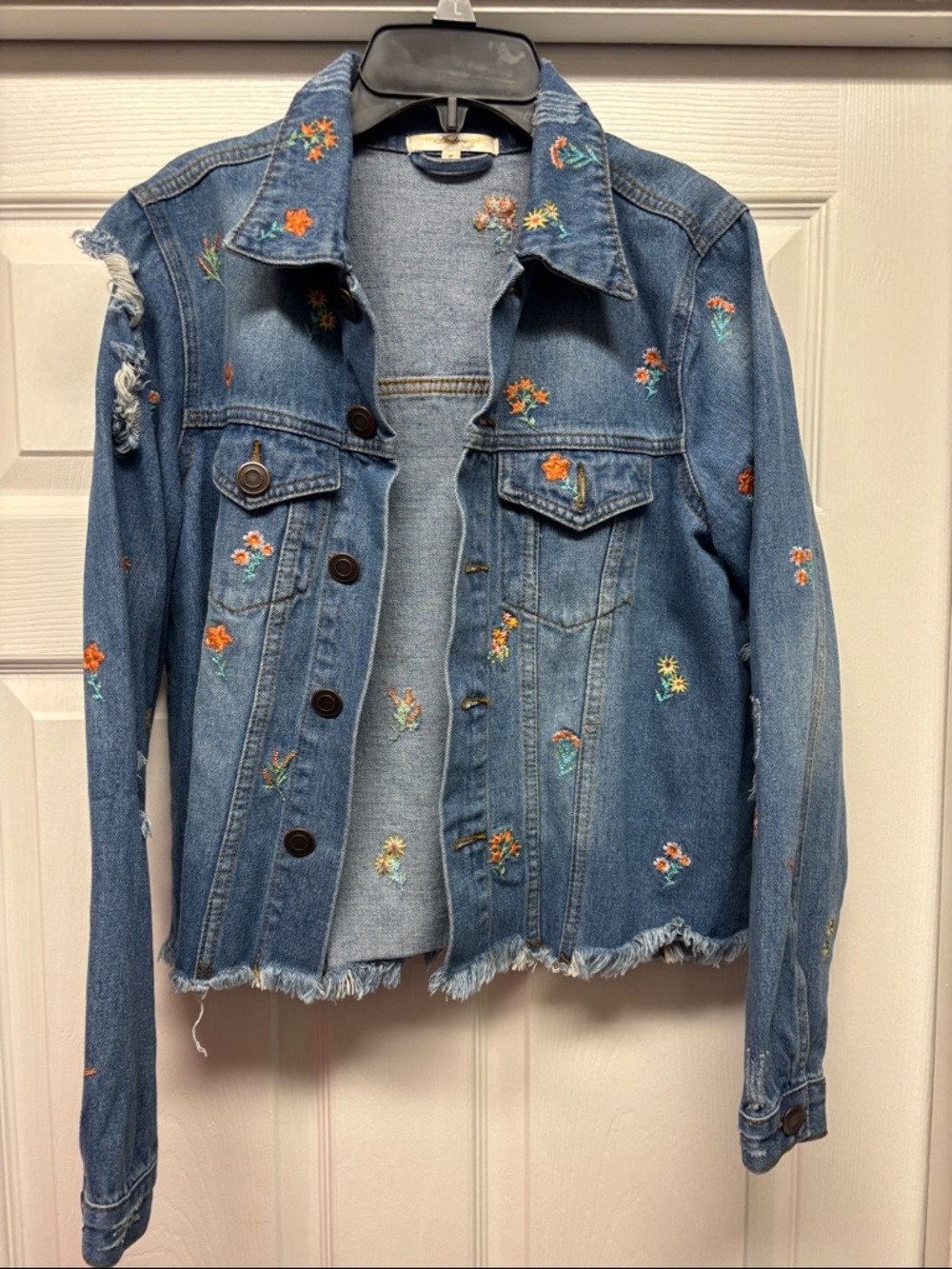 Andree by Unit Distressed Floral Embroidered Blue Denim Jacket Small